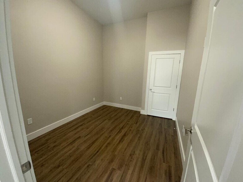 More Photos Of 120 Elm St, Newark Apartments For Lease