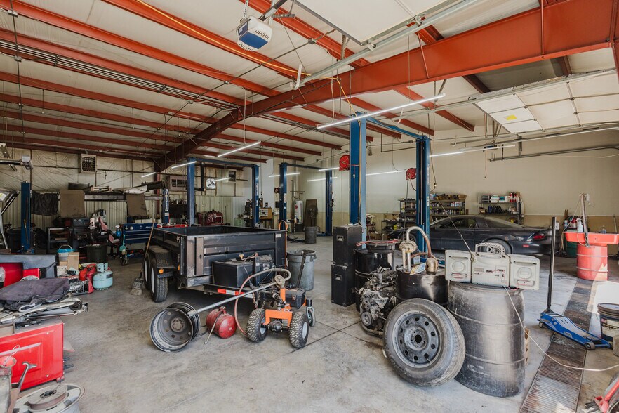 More Photos Of 2555 N Market St, Wichita Auto Repair For Sale