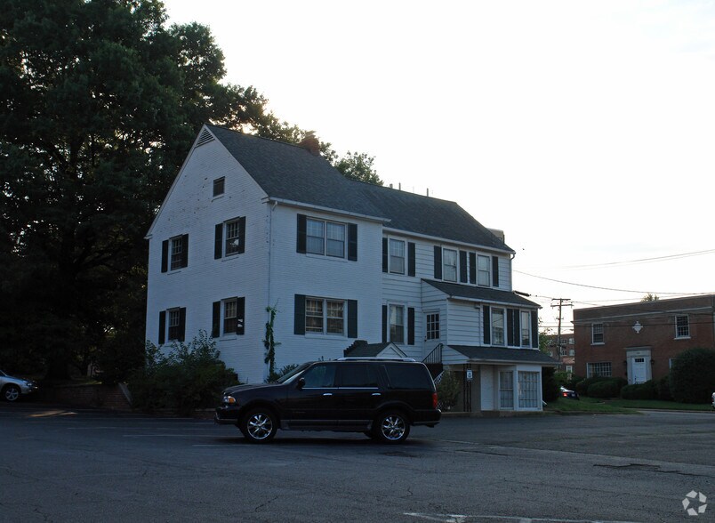 More Photos Of 301 Park Ave, Falls Church Office For Lease