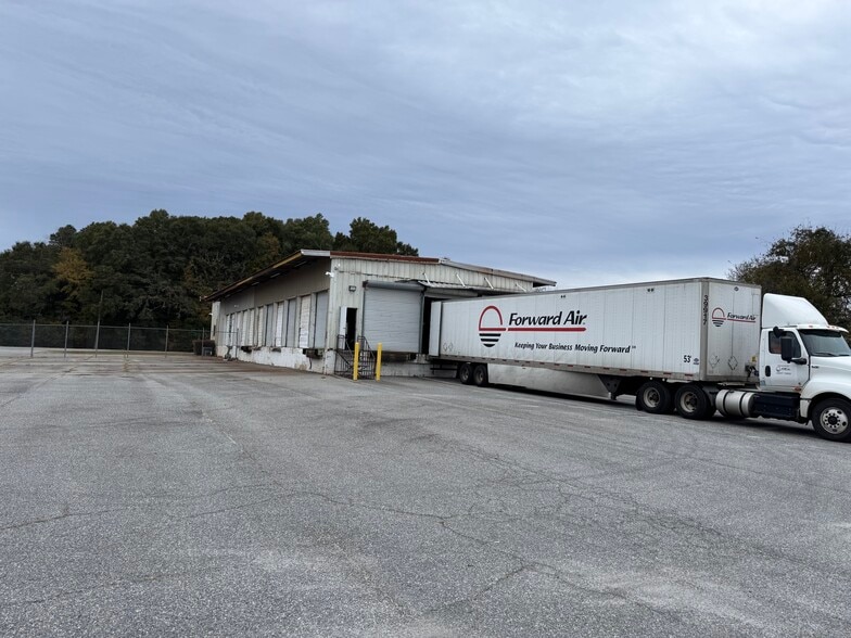 More Photos Of 1710 W Town rd, Albany Truck Terminal For Sale