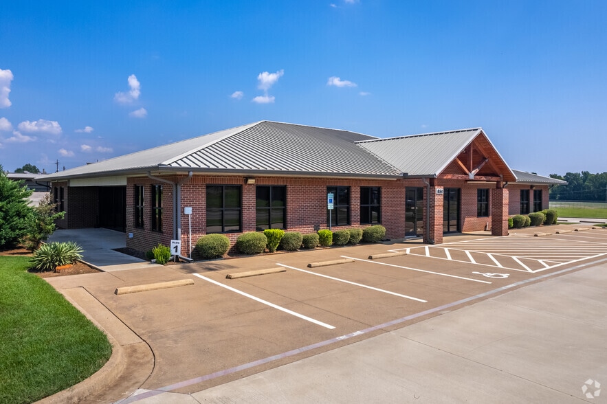 More Photos Of 851 W Harrison Rd, Longview Service For Sale