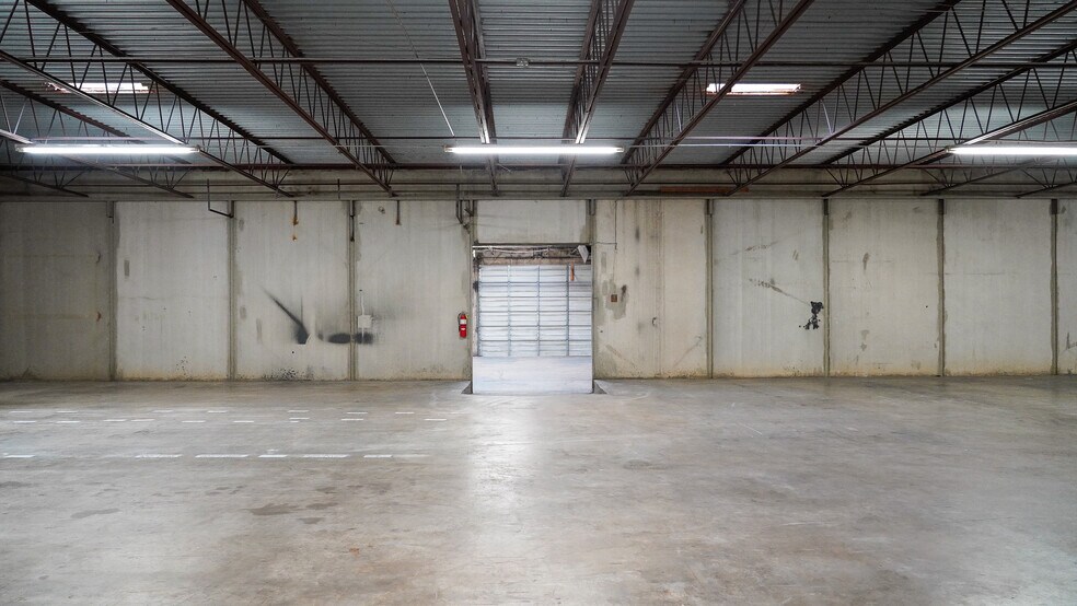 More Photos Of 400 Lipscomb St, Fort Worth Warehouse For Lease