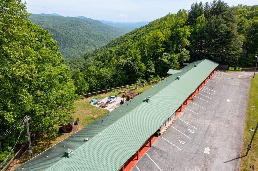 Primary Photo Of 1793 Holbert Cove Rd, Saluda Hotel For Sale