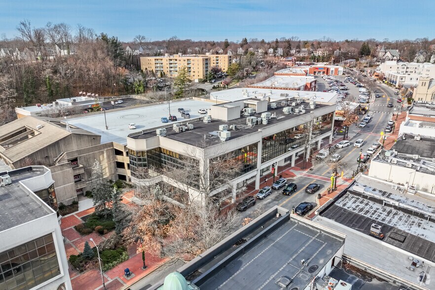 More Photos Of 3 School St, Glen Cove Medical For Lease