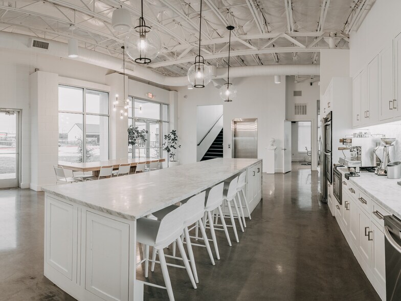 More Photos Of 9555 Harmon Rd, Fort Worth Office For Lease