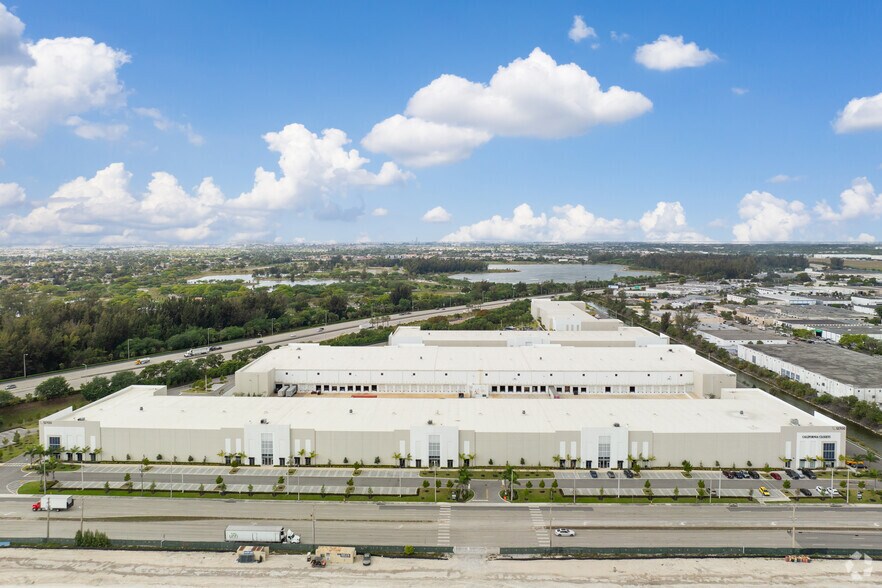 More Photos Of 12700 NW Le Jeune Rd, Opa Locka Distribution For Lease
