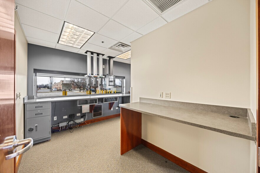 More Photos Of 430 E Mississippi Ave, Elwood Bank For Sale