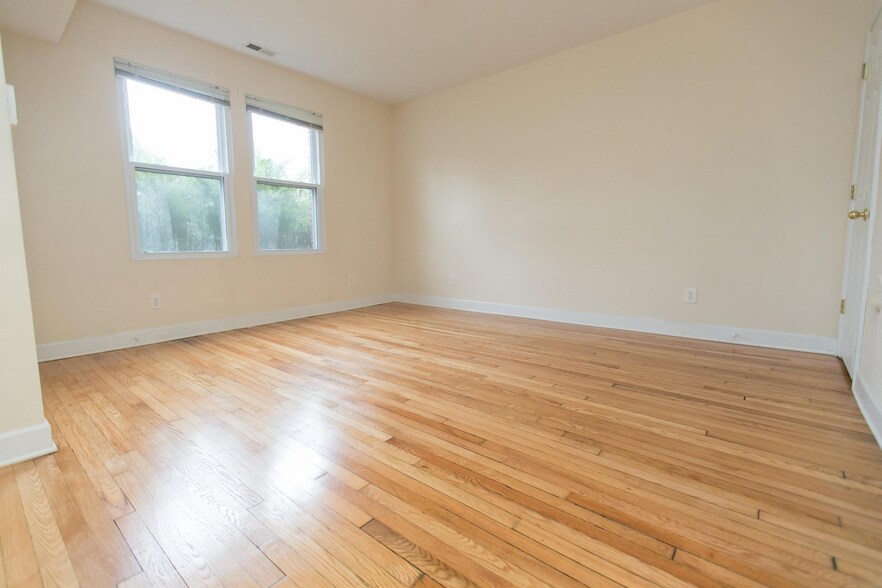 More Photos Of 6616 14th St NW, Washington Apartments For Sale