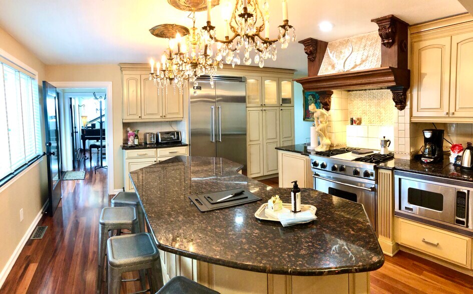 More Photos Of 4030 Beach Dr SW, Seattle Specialty For Sale