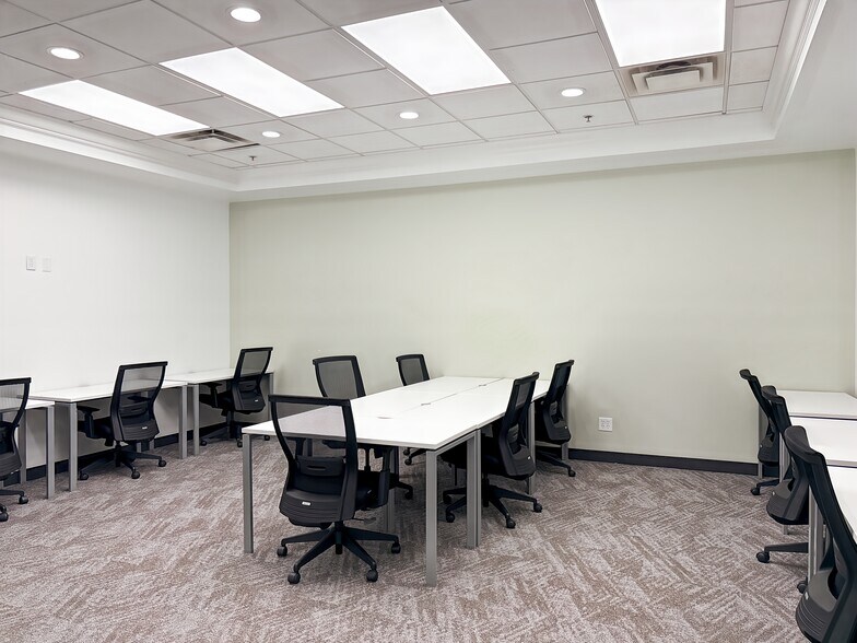 More Photos Of 1601 West Lakes Pky, West Des Moines Coworking Space