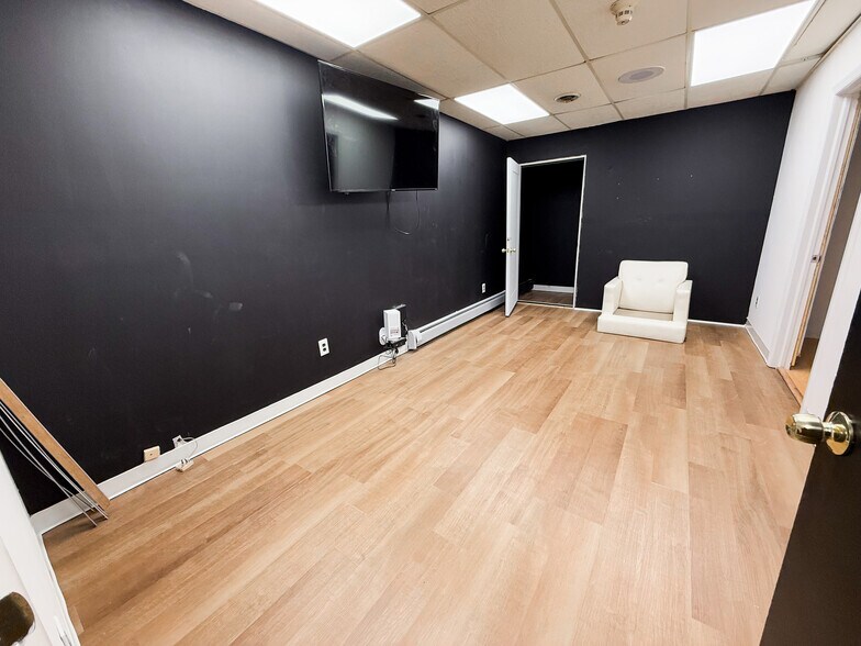 More Photos Of 339 N Route 73, Berlin Medical For Lease