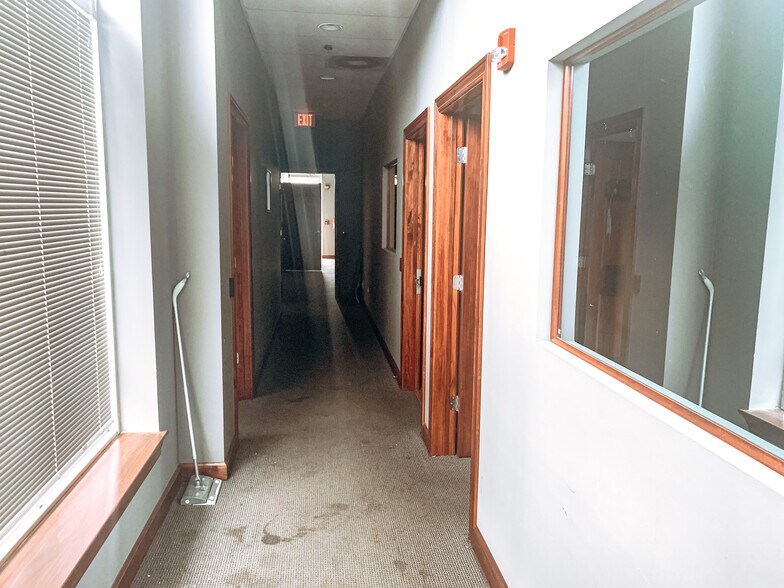 More Photos Of 271 E North Ave, Glendale Heights Freestanding For Sale