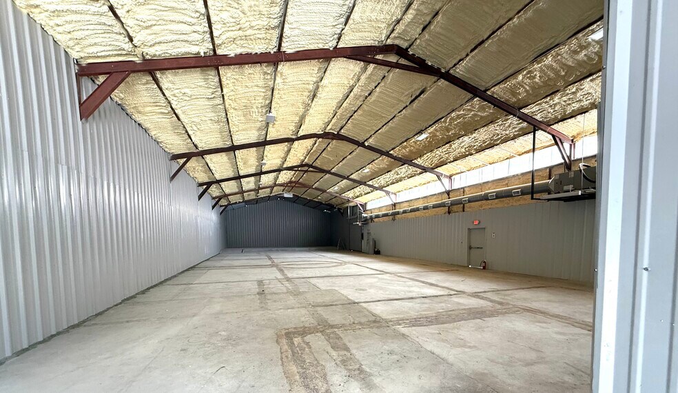 More Photos Of 703 Buschong St, Houston Manufacturing For Lease