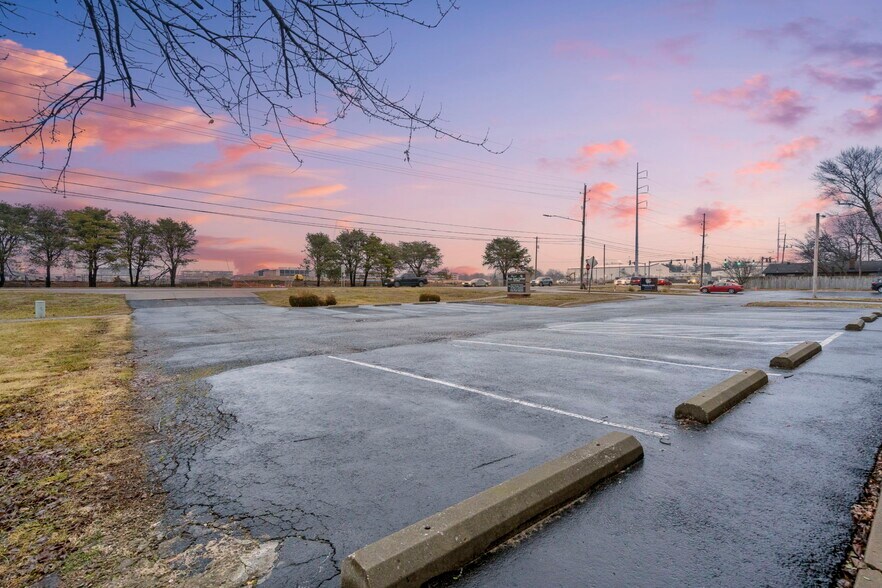 More Photos Of 1412 Se 14th St, Bentonville Medical For Lease