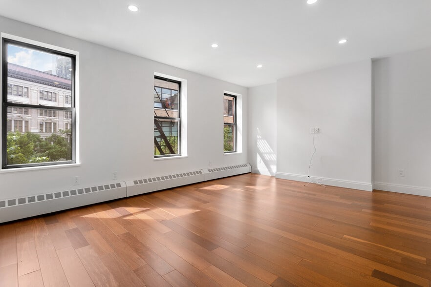 More Photos Of 61 Sullivan St, New York Apartments For Sale
