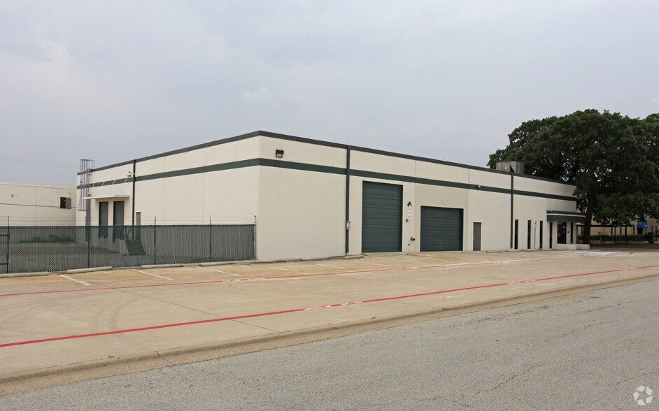 More Photos Of 7436 Tower St, Fort Worth Manufacturing For Sale
