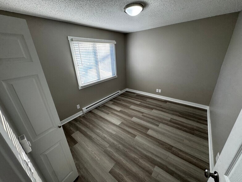 More Photos Of 107 SE 1st St, Bondurant Apartments For Sale