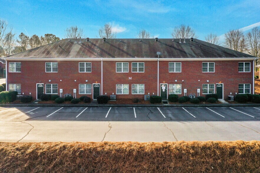 More Photos Of 555 Sun Valley Dr, Roswell Office For Sale