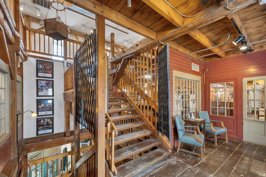 More Photos Of 312 Daniel Webster Hwy, Meredith Hotel For Lease