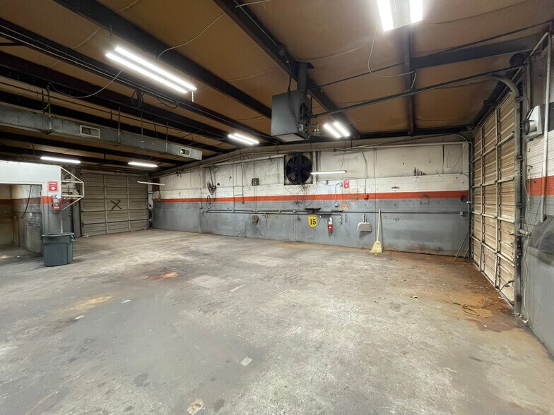 More Photos Of 8621 Fairview Rd, Charlotte Unknown For Lease