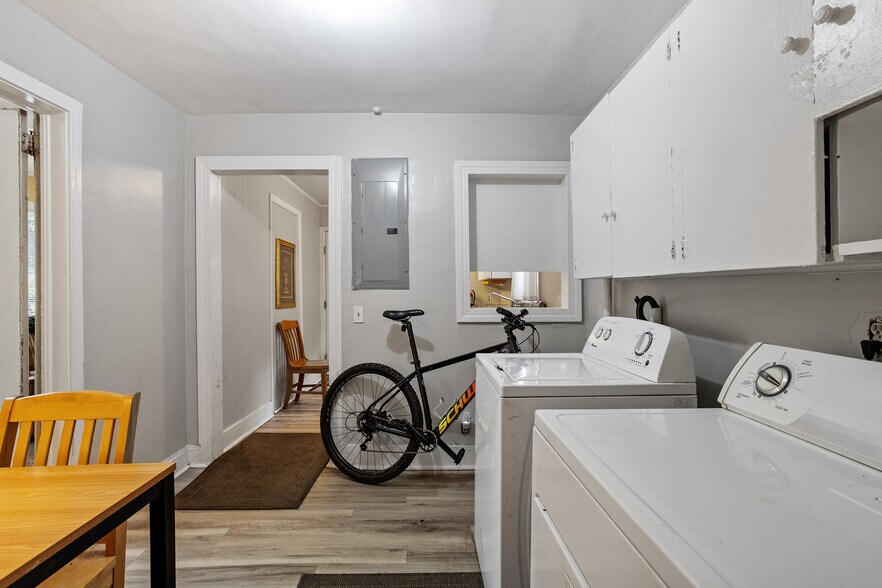 More Photos Of 700 Glascock St, Raleigh Apartments For Sale