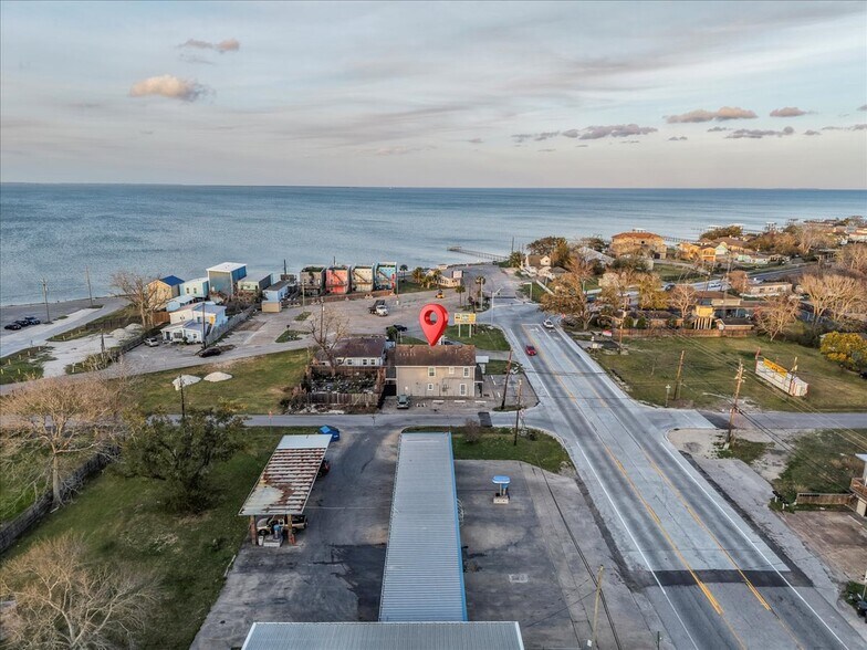 More Photos Of 114 Grand Ave, Bacliff Storefront Retail Office For Lease