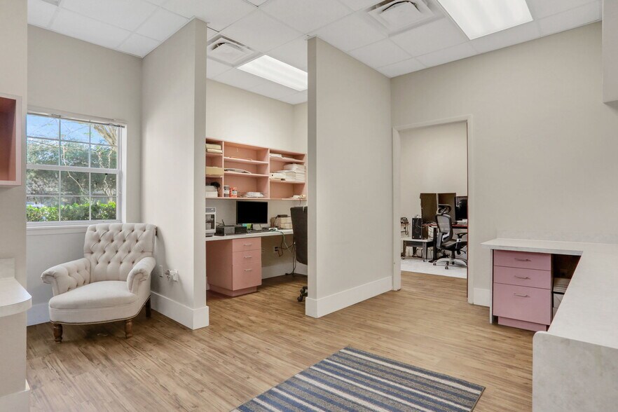 More Photos Of 1540 Business Center Dr, Orange Park Office For Lease