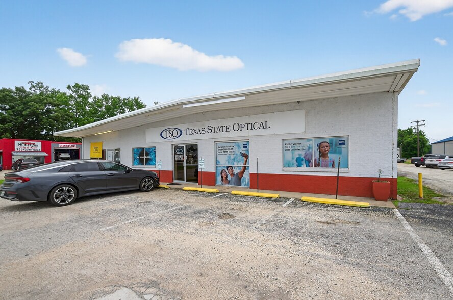 More Photos Of 2718-2720 N Main St, Liberty Storefront Retail Office For Sale