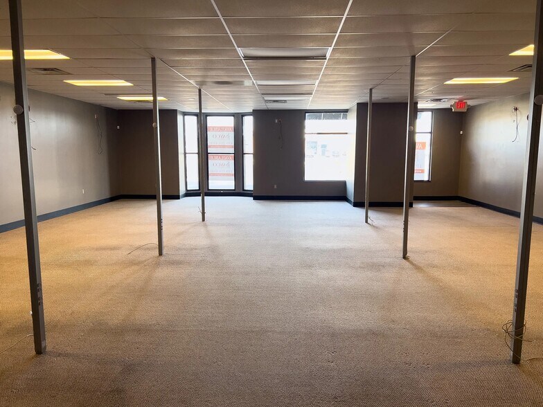 More Photos Of 15033-15085 Flag City Dr, Findlay Unknown For Lease