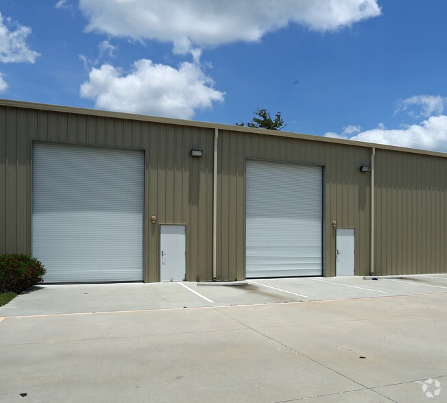 More Photos Of 8601 Fawn Trl, Conroe Warehouse For Lease
