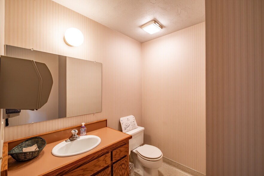 More Photos Of 1010 S Main St, Lebanon Loft Creative Space For Lease