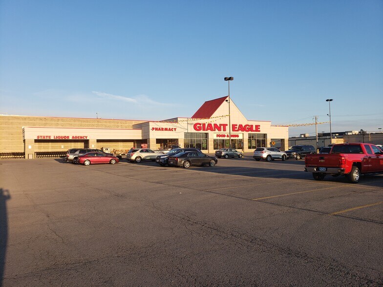 More Photos Of 1100-1300 Doral Dr, Boardman Unknown For Lease