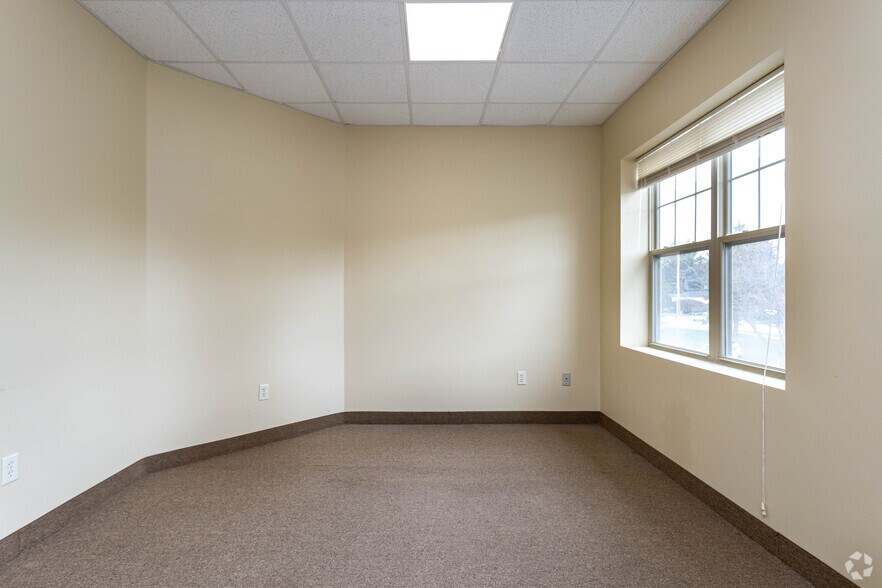 More Photos Of 21 Willow Pond Way, Penfield Office For Lease