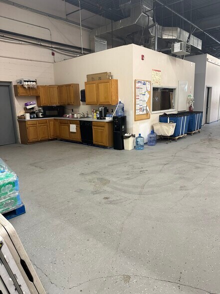 More Photos Of 12 Continental Blvd, Merrimack Distribution For Sale