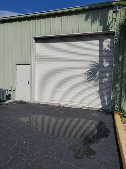 More Photos Of 11000 Metro Pky, Fort Myers Warehouse For Sale