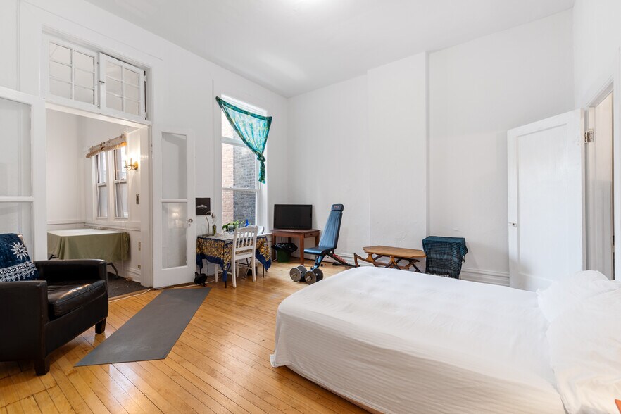 More Photos Of 1239 N Dearborn St, Chicago Apartments For Sale