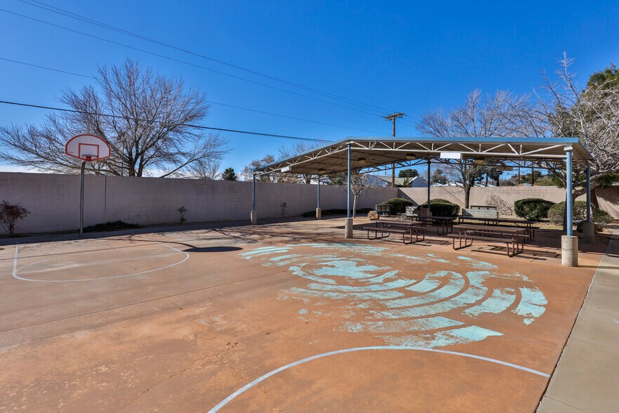 More Photos Of 1741 Sycamore Ave., Kingman Healthcare For Sale