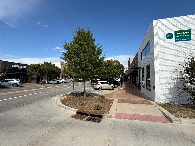 More Photos Of 116 S Broadway, Edmond Storefront For Lease