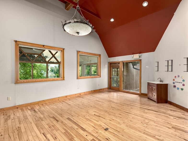 More Photos Of 447 Lily Pad Ln, Flat Rock Lodge Meeting Hall For Sale