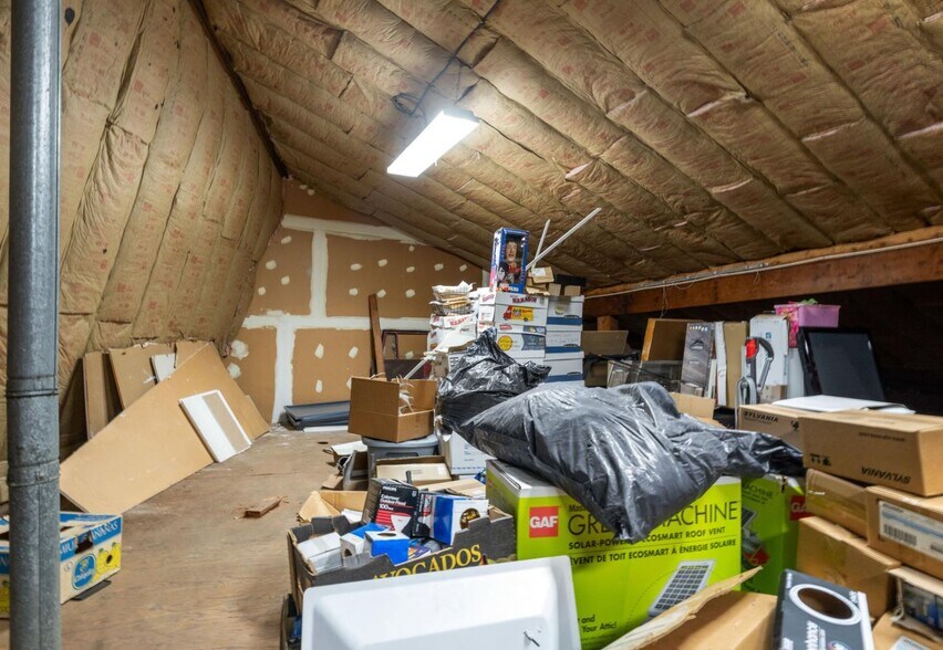 More Photos Of 120-124 Laurel Rd, East Northport Freestanding For Sale