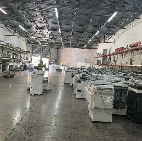 More Photos Of 10400 NW 33rd St, Miami Warehouse For Lease
