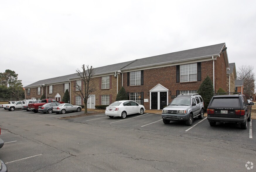 More Photos Of 109 Holiday Ct, Franklin Office For Lease