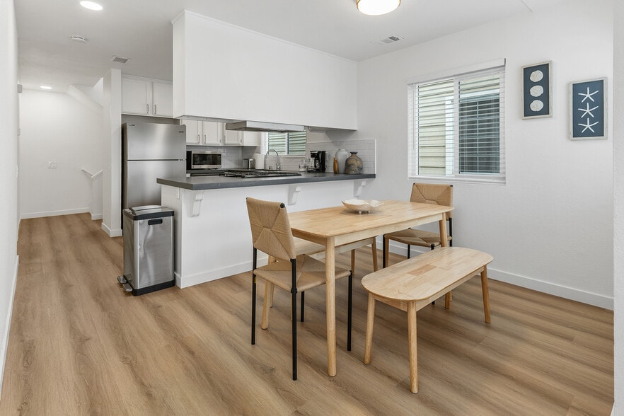 More Photos Of 813 Isthmus Ct, San Diego Apartments For Sale