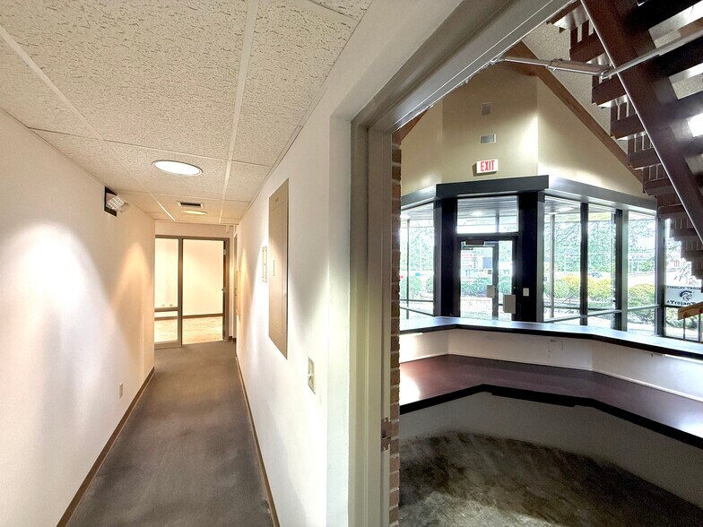More Photos Of 321 S Blanchard St, Findlay Office For Sale