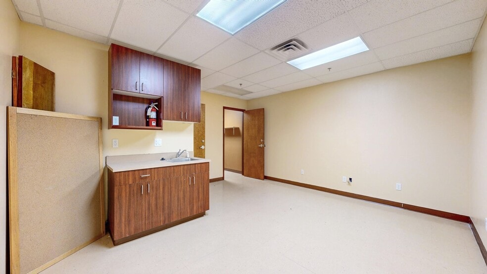 More Photos Of 231 W 67th Ct, Loveland Office For Lease