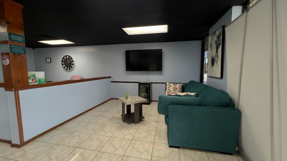 More Photos Of 8407 Bandera Rd, San Antonio Coworking Space