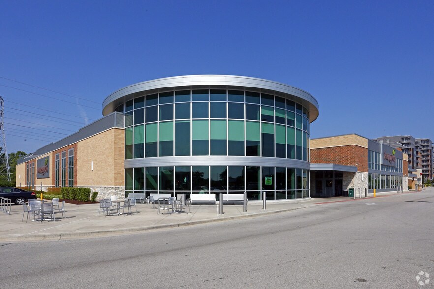 More Photos Of Skokie Blvd @ Dundee Roads, Northbrook Unknown For Lease