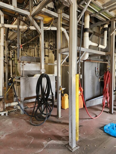 More Photos Of 502 Factory Ave, Ridgely Warehouse For Sale