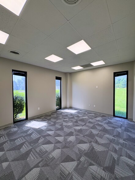 More Photos Of 3030 Horseshoe Ln, Charlotte Warehouse For Sale