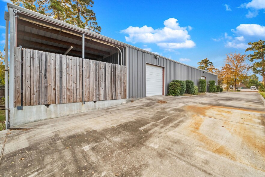 More Photos Of 32219 Tamina Rd, Magnolia Distribution For Lease